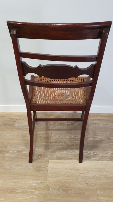 Cadeira antiga para restaurar