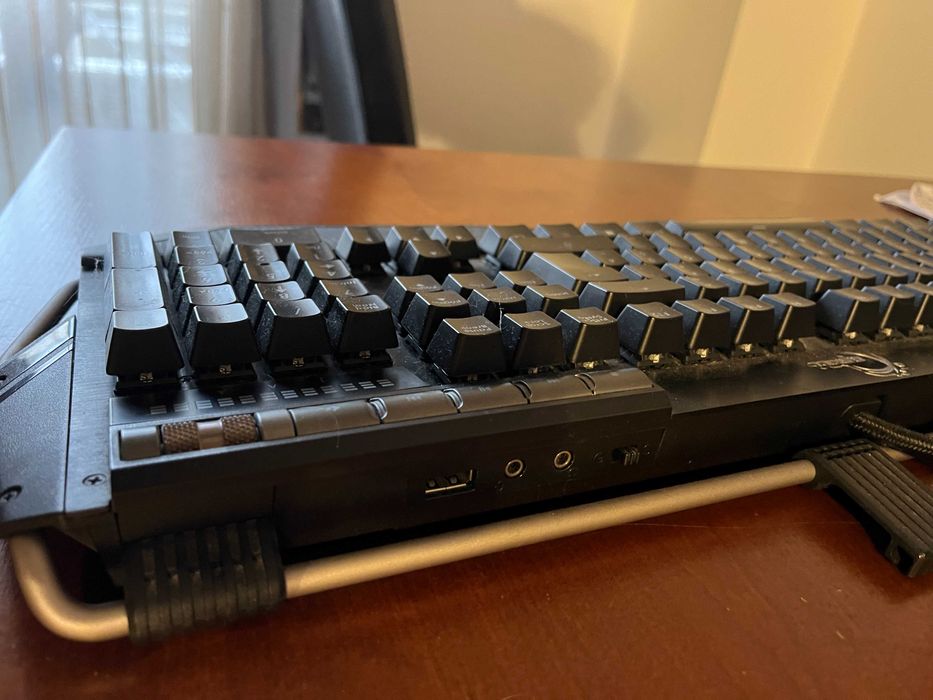 RipJaws KM780 Mechanical Gaming Keyboard with Cherry MX Brown Switches64739835000066123