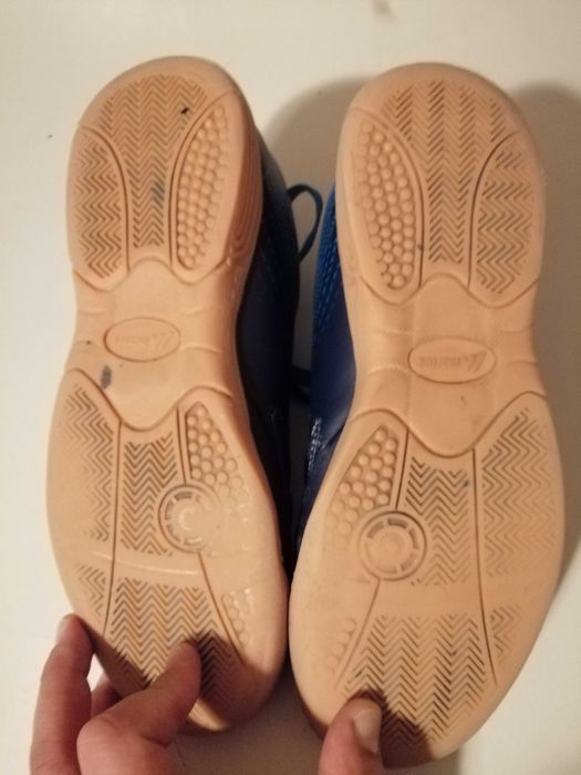 Sprzedam buty do squasha