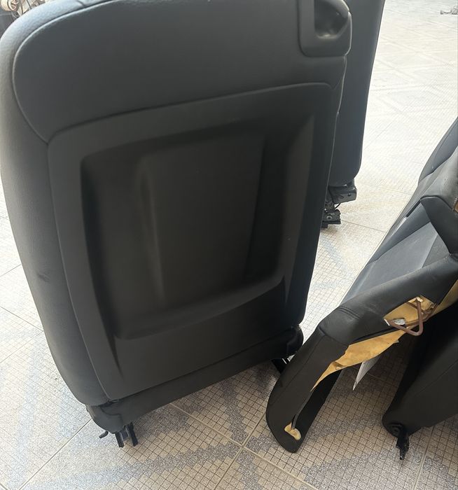 Bancos BMW Serie 1 Pack M + Quartelas - Pele