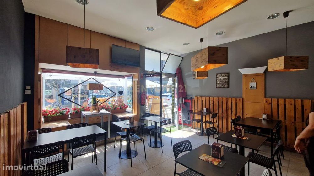 Negócio Restauração / Snack Bar p/ Trespasse - Boavista Rotunda