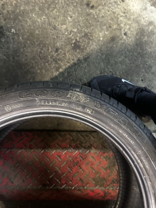 Продам літню гуму 245/40 r18
