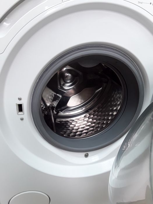 Maquina de Lavar Roupa MIELE - igual a nova