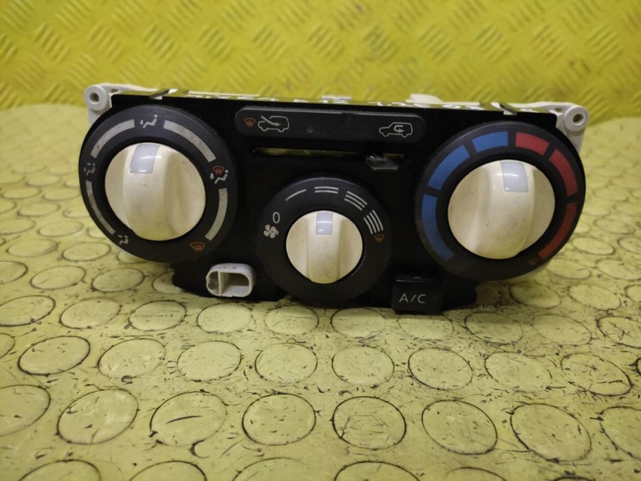 nissan micra k12 panel nawiewu klimatyzacji 27520ax701