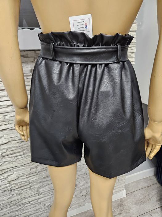 Nowe szorty z metką eko skóra z paskiem rozm M