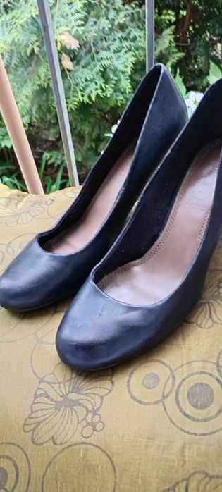 Ładne buty damskie czółenka