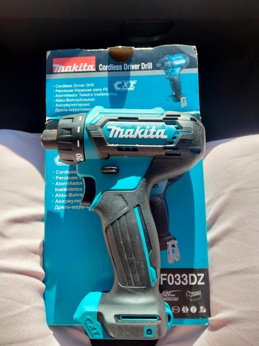 Makita aparafusadora de impacto a bateria