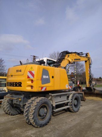 Liebherr A914  Liebherr A 914 C LIEBHERR A914 , 314 dłuższy stihl , większy zasięg