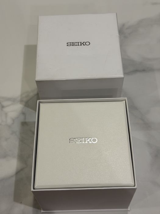 оловічий годинник Seiko SSB425P1
