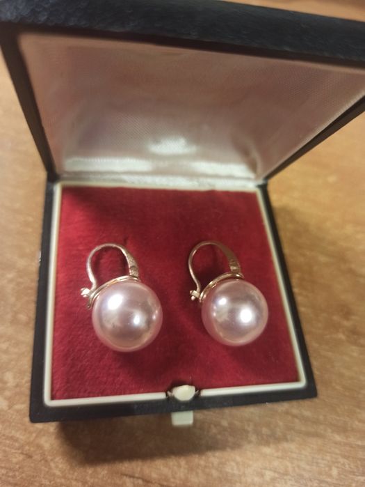 Сережки з перлинами.