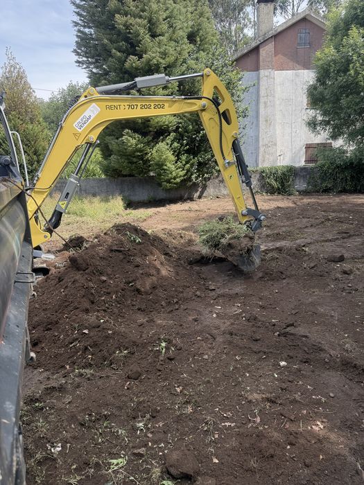 Fazemos limpesa de terrenos  e transportes de material.