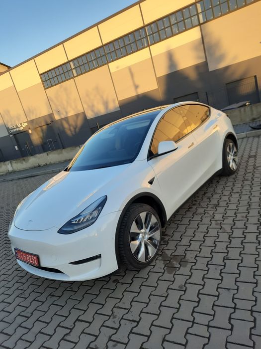 Tesla Model Y 2022 Dual Motor Long Range  повний привід 4×4