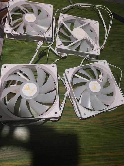 4 Wentylatory do PC 120mm białe z rgb