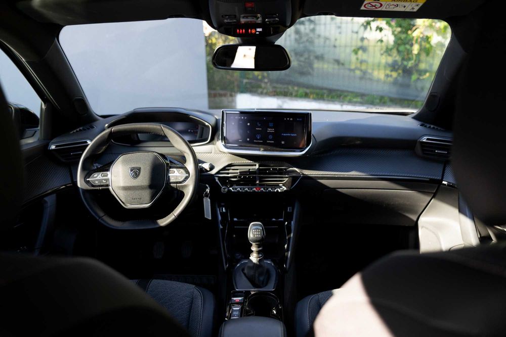 Peugeot 2008 1.2 PureTech Allure foto 2