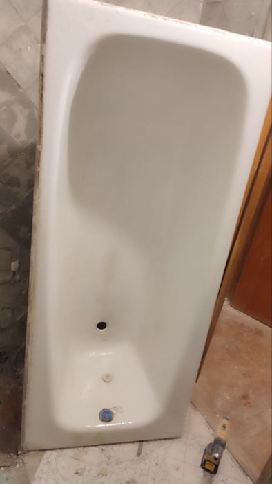 Продам Чугунну Ванну б/у 170*75 см (з ніжками в гарному стані)