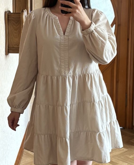 Дуже гарна сукням M&S, стан - нова, розмір універсальний (S/M/L)