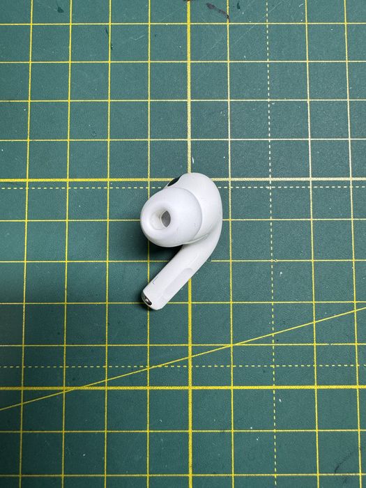 Apple AirPods Pro 1-го покоління з кейсом (лише лівий навушник)