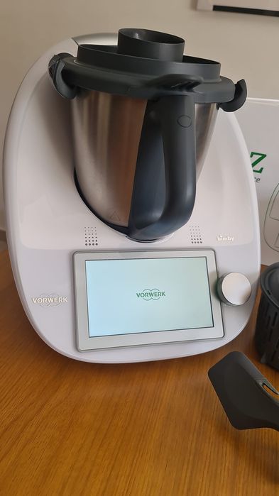 Bimby TM6 imaculada comprada este ano com 3 anos de garantia.