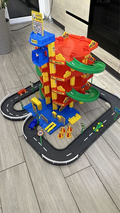 Парковка дитяча Wader parkgarage 5 floors.