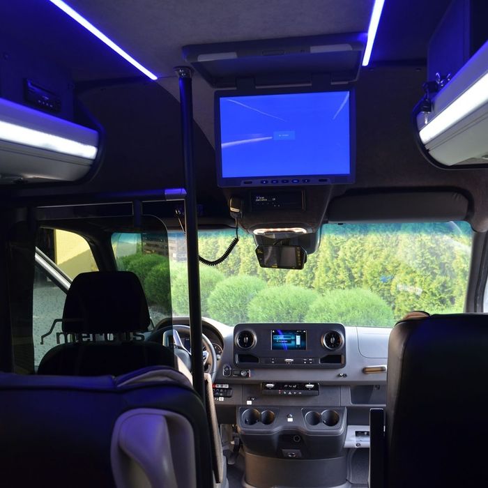 Przewóz osób, wynajem busów od 7-51 os, usługi transportowe