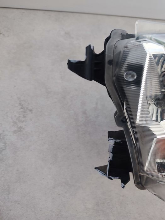 Lampa Reflektor Lewy Przód Toyota Hilux VIII 18r Oryginał