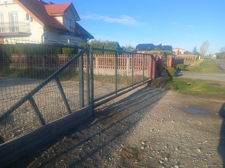 Kompletne zestawy ogrodzeń panelowych