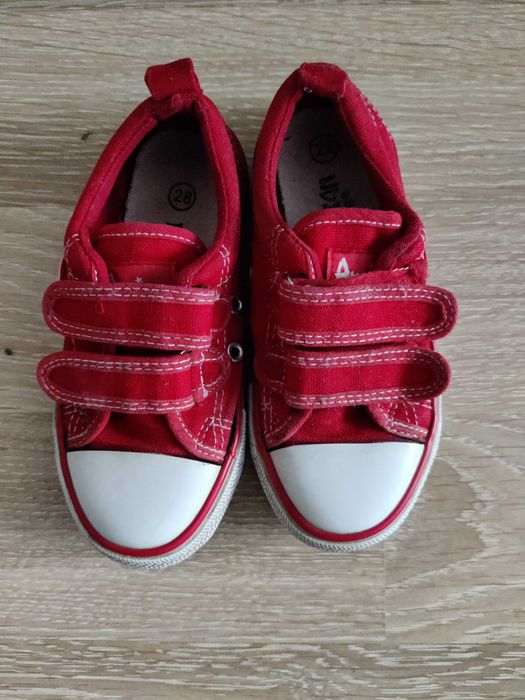 Sprzedam buty w rozmiarze 28