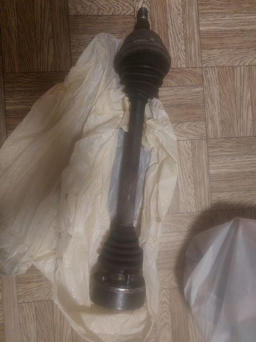 Продам полуось на Шкода 0ктавія