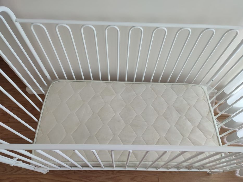 Berço lacado branco + colchão