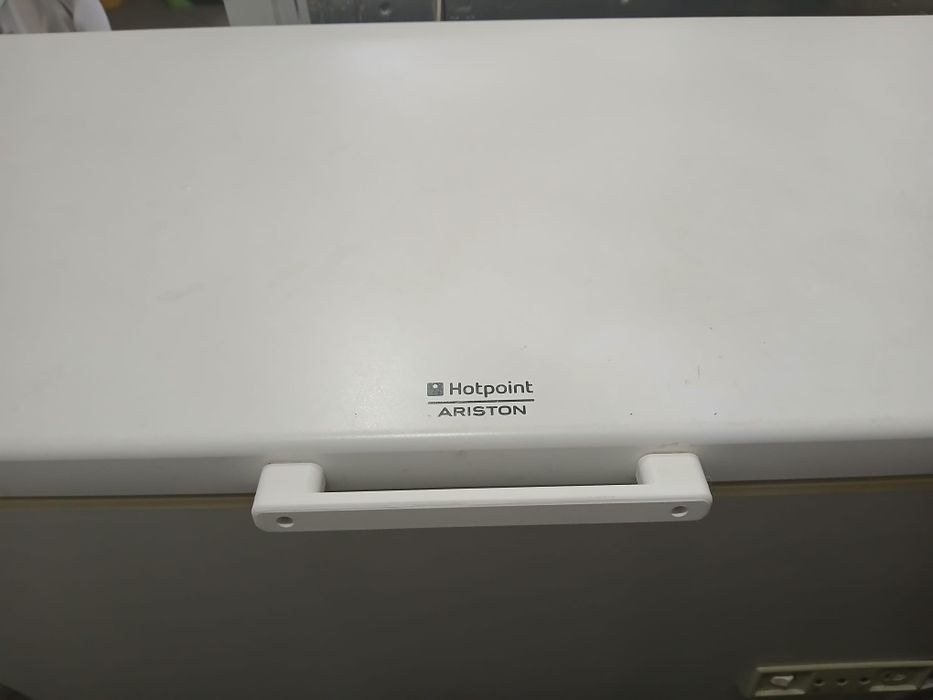 Arca Hotpoint Ariston Modelo ECHAA 375)