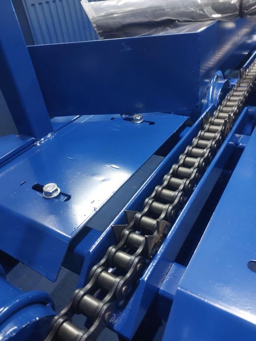 Łancuch do traka z zabierakami łancuch 16b1 czyli 1 cal cena za metr