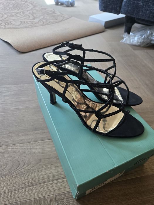 Eleganckie sandały Clarks