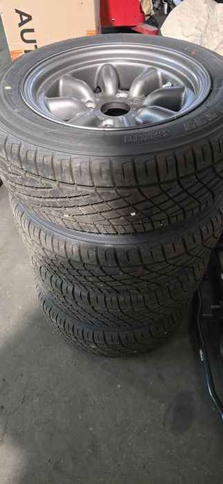 Datsun Jantes + Pneus Yokohama