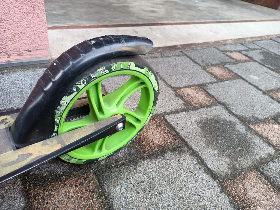 Klasyczna Hulajnoga Muuwmi, solidna duża