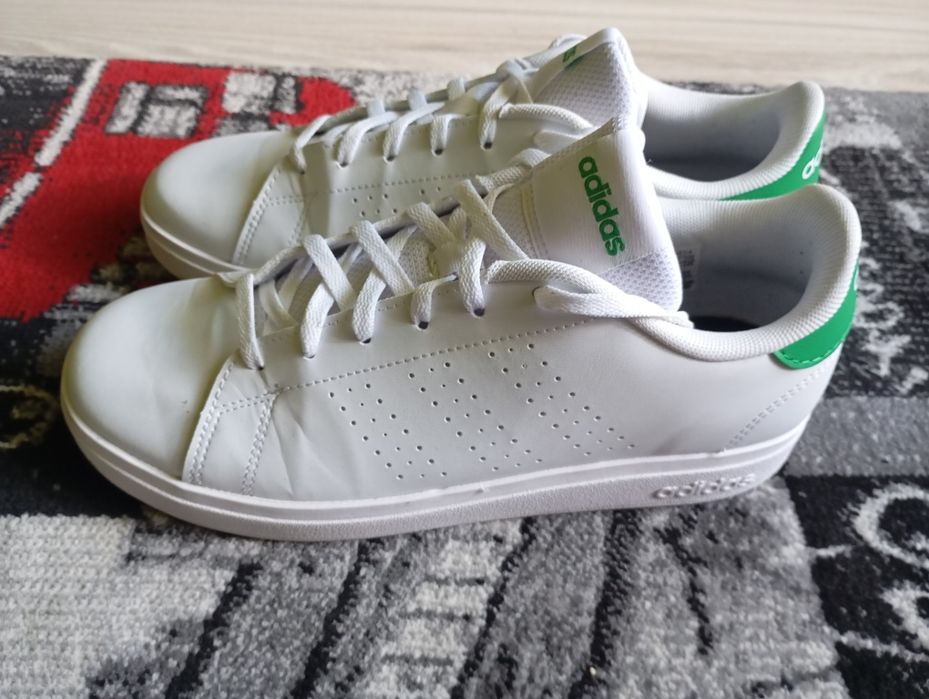 Białe buty damskie adidas Advantage 40