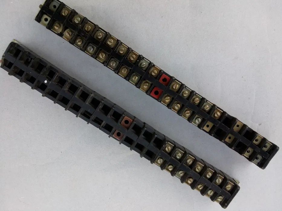 Клеммная колодка ЗН19-2531205У2 660В 25А 21 клемм Зажимы наборные СССР
