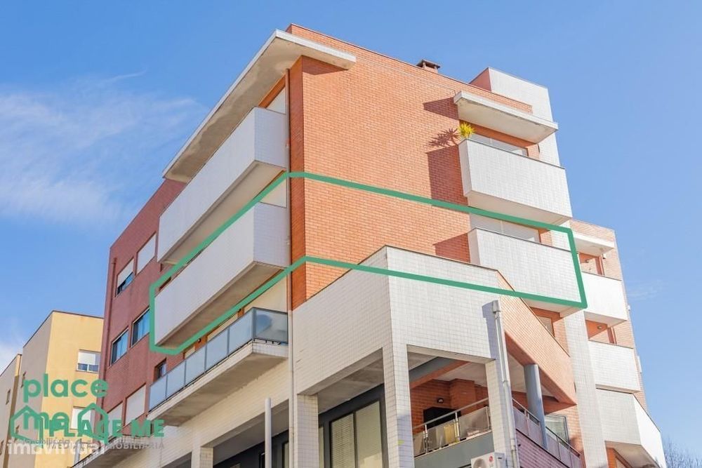 Apartamento T2 com lugar de garagem para arrendar junto à UM