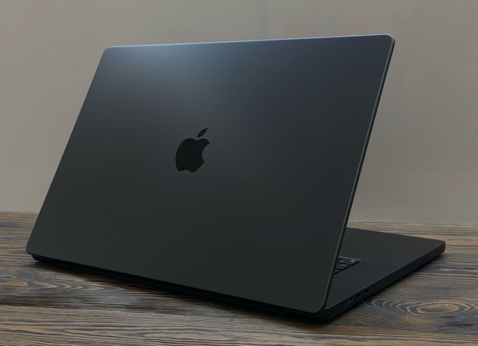 MacBook Pro 16 2024 M4 Pro 24/512 Gb Space Black (MX2X3) Магазин