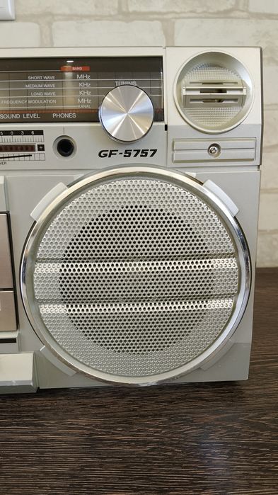 SHARP GF-5757 Stereo Radio Cassette Recorder