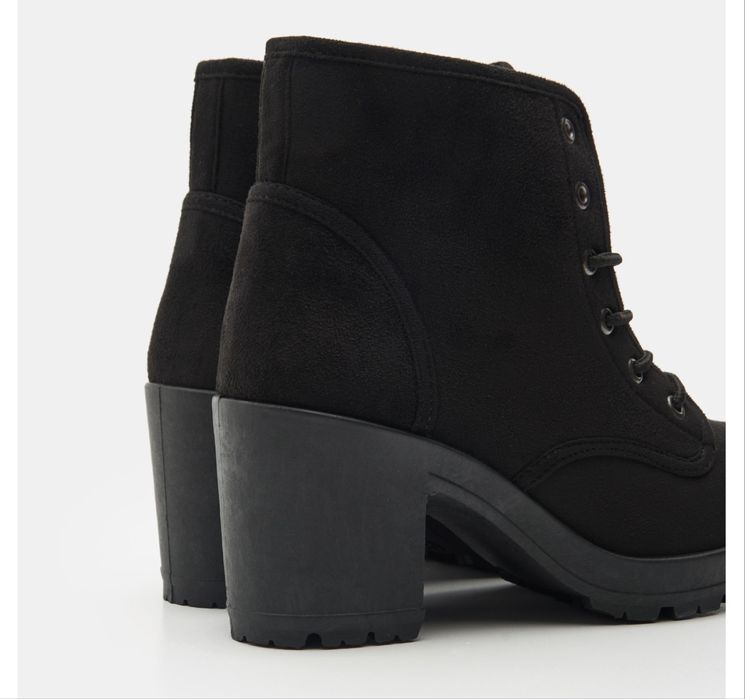 Ботильйони на підборах