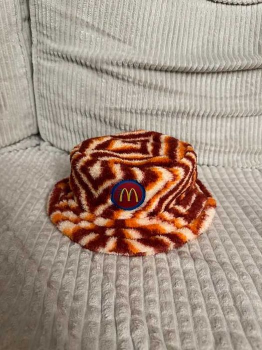 Kapelusz futerkowy McDonald’s Nostalgia-limitowany merch 2000s
