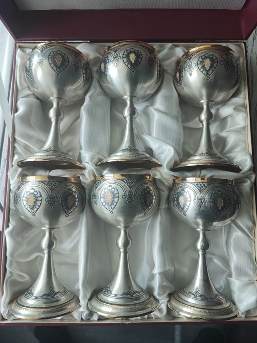 "Північна чернь" - Срібні бокали з позолотою на 165 мл 9000$/комплект