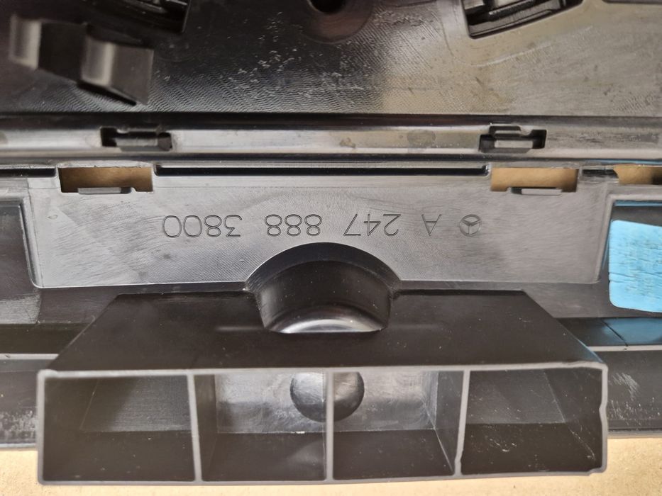 Atrapa grill Mercedes Gla