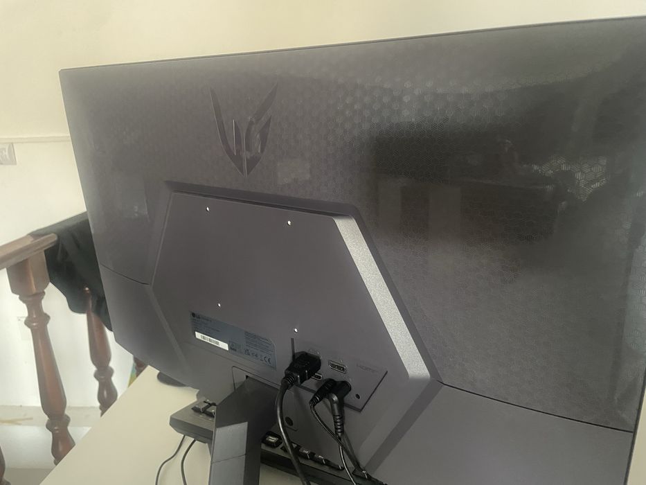 Monitor Ultragear 27”