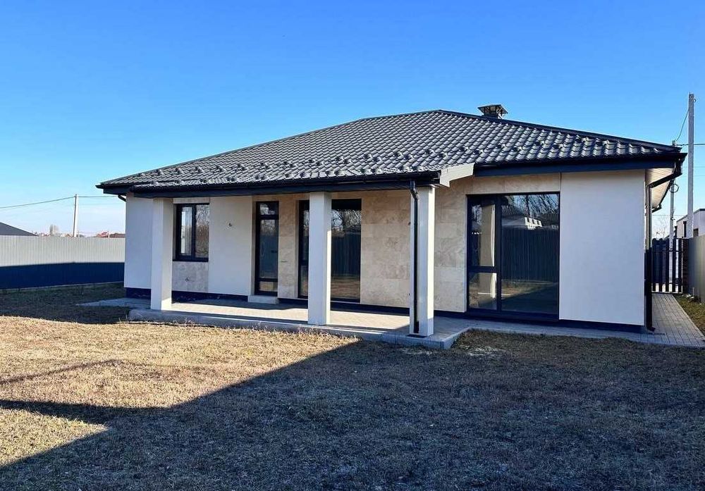 Буча! Одноповерховий будинок з частковим ремонтом і комунікаціями