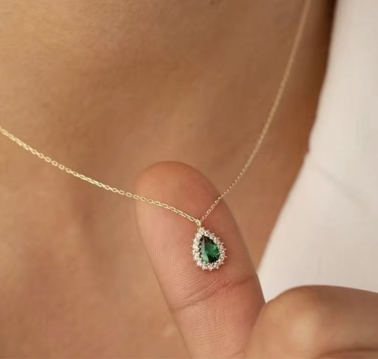 Naszyjnik z zawieszką miniEmeraldTear