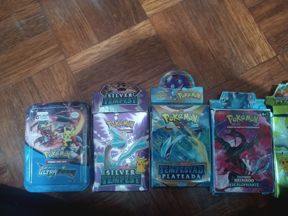 5 packs com cartas Pokémon