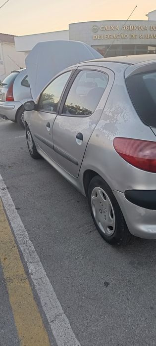 Peugeot 2006 ano 2000 em boa condições  carro de boa  procedência