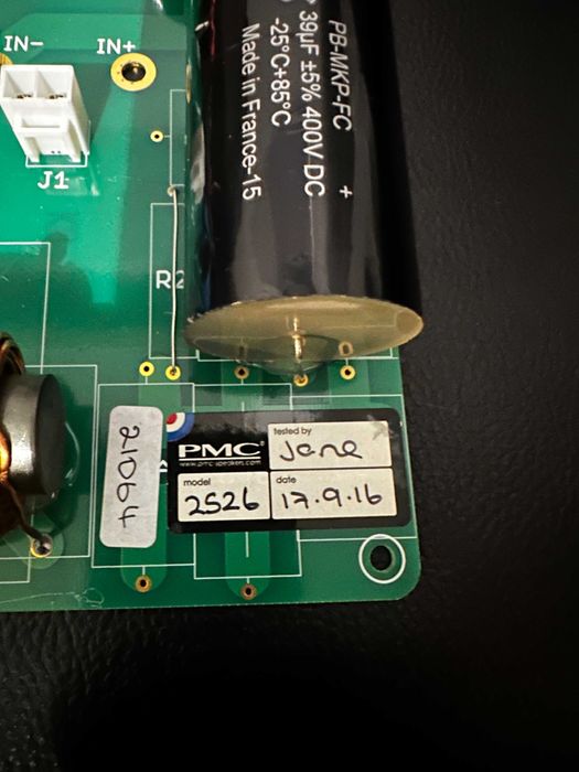 Zwrotnice i głośniki wysokotonowe z kolumn podłogowych  PMC Twenty5.26