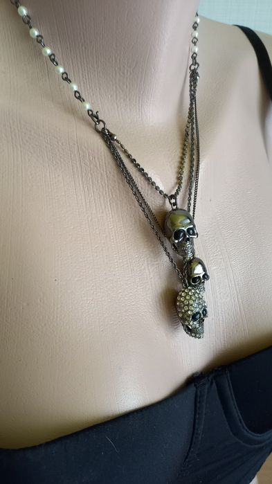 Колье с черепами